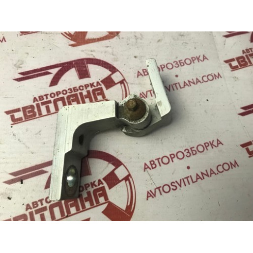 Петля двери передней правой Fiat Doblo 2006- 46837953